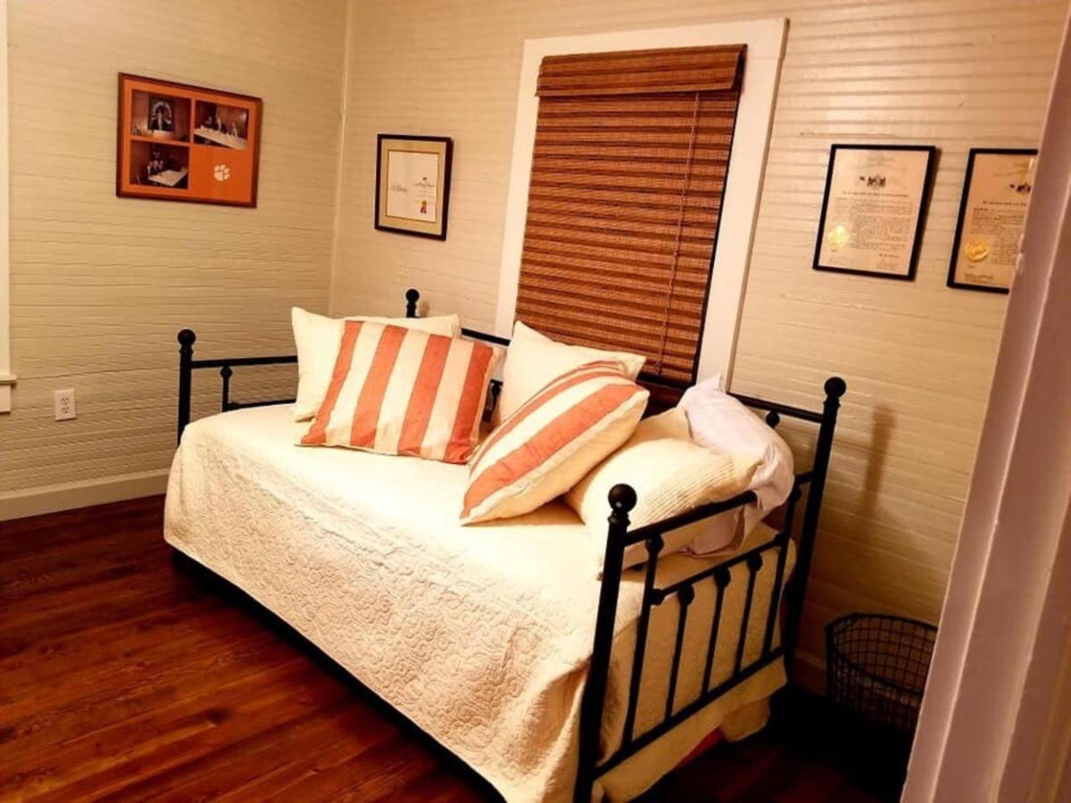 Memorabilia House Frank Howard Iii Holiday home Clemson